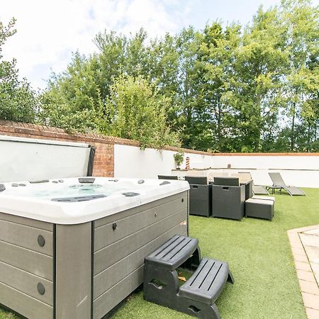 The Hot Tub Townhouse By Holiday Heim Lytham St Annes Exteriér fotografie