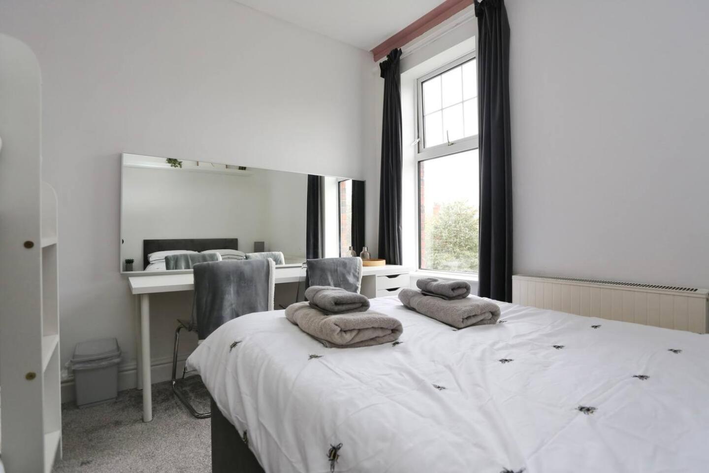The Hot Tub Townhouse By Holiday Heim Lytham St Annes Exteriér fotografie