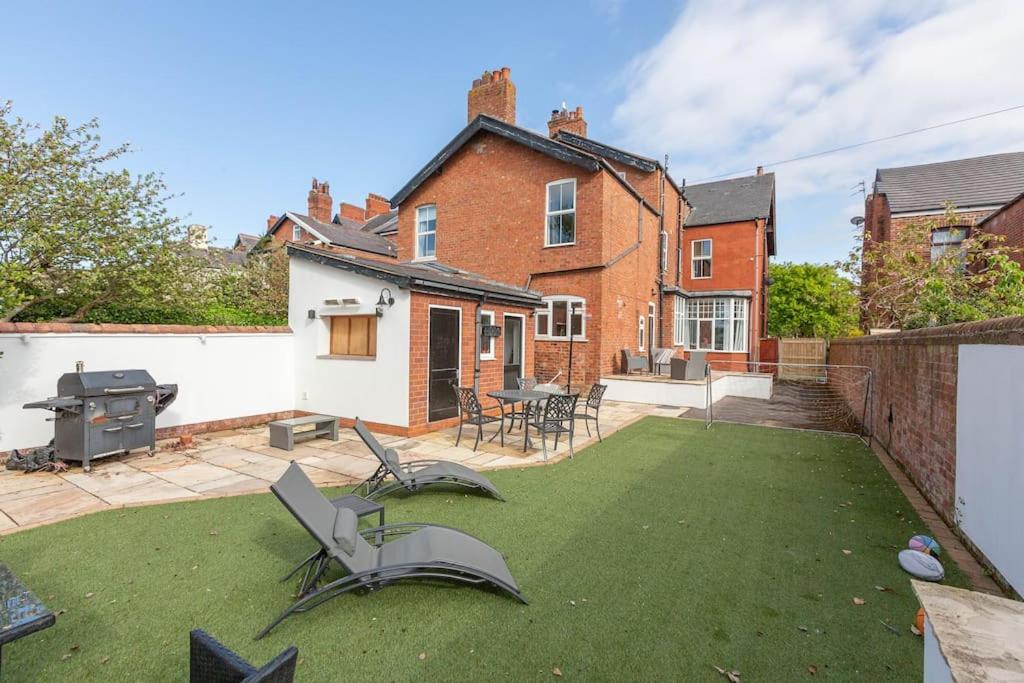 The Hot Tub Townhouse By Holiday Heim Lytham St Annes Exteriér fotografie