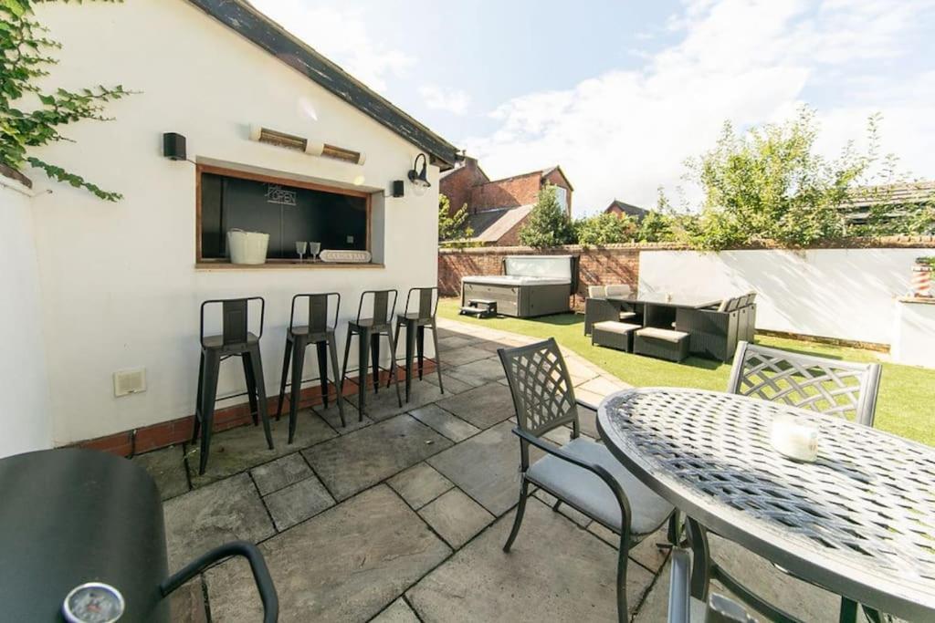 The Hot Tub Townhouse By Holiday Heim Lytham St Annes Exteriér fotografie